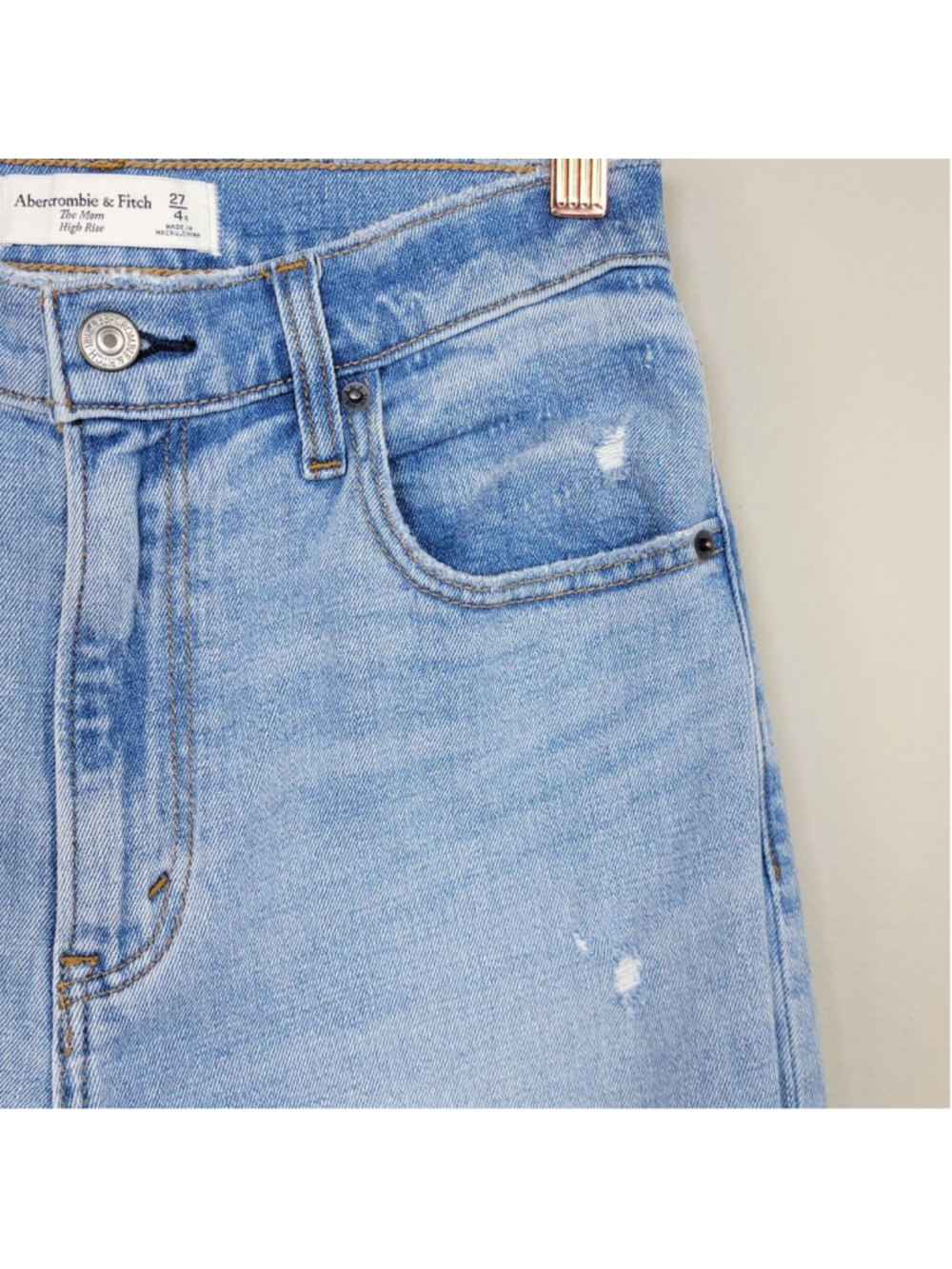 Abercrombie & Fitch High Rise Mom Jeans Light Blue Ripped Knees Relaxed AF 4 27 - Picture 5 of 11